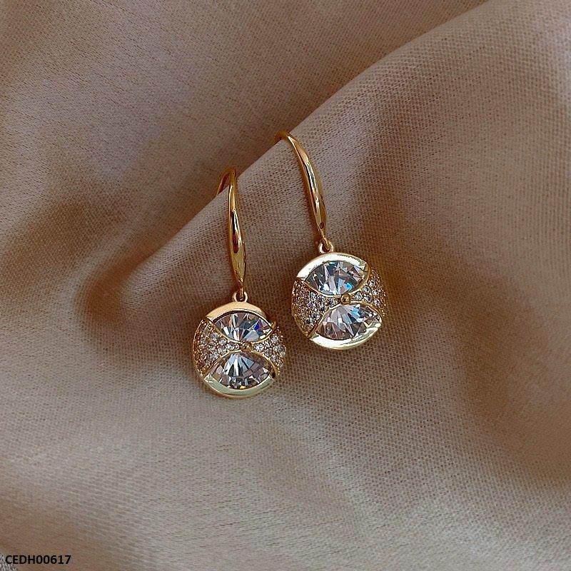 Curved Round Stone Drop