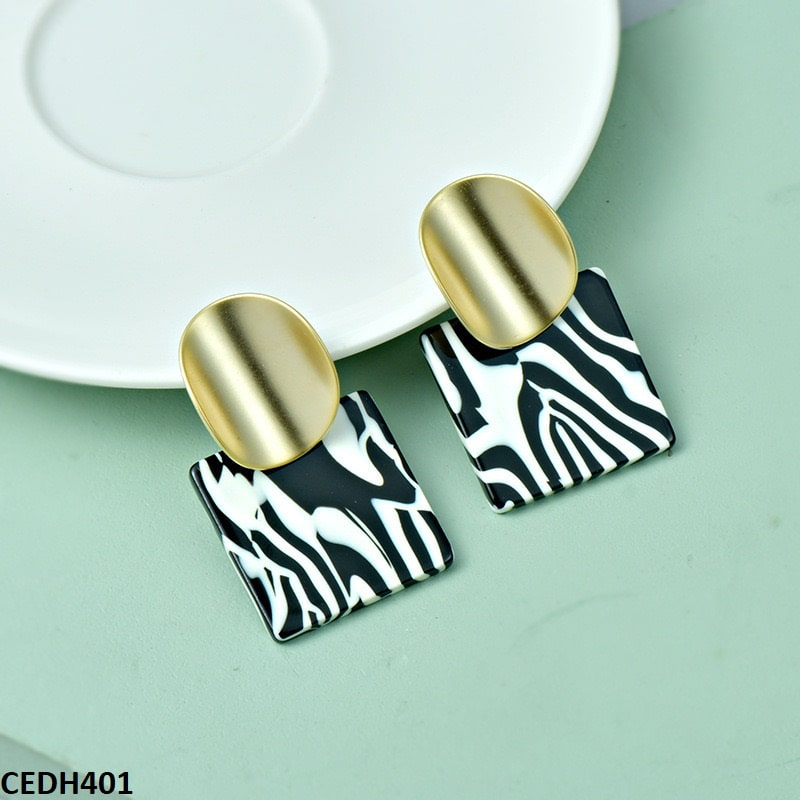 Shaded Sqaure Drop Earrings Pair