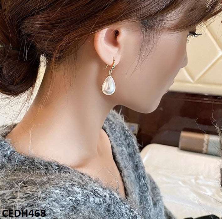 Pearl Drop Earrings Pair
