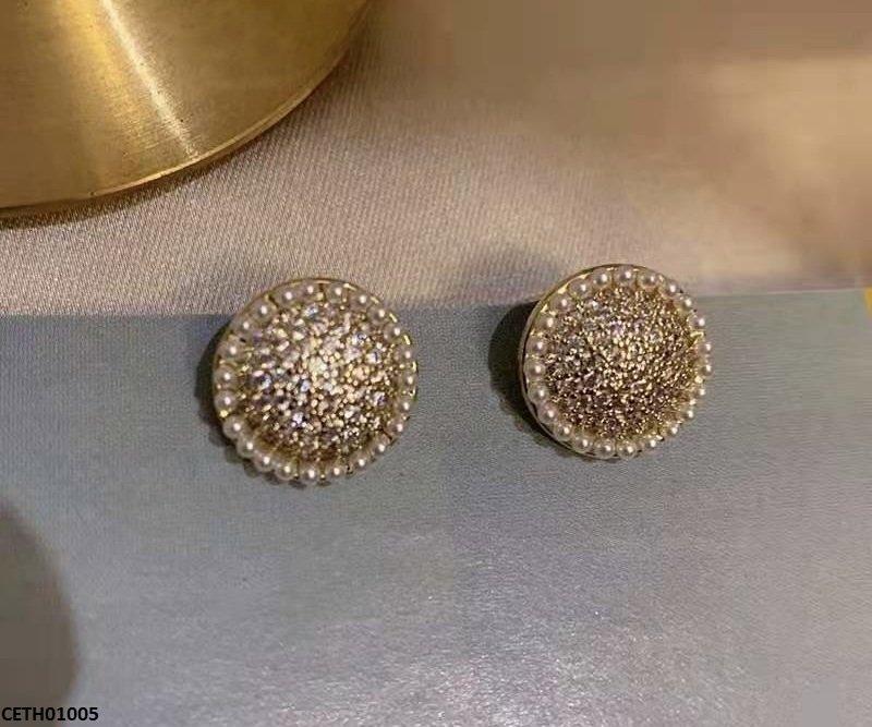 Round Pearl Stud Tops Pair