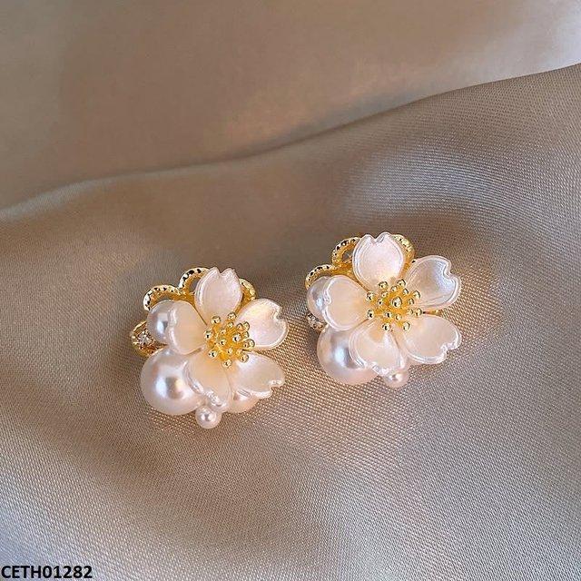 Pearl Flower Tops Pair