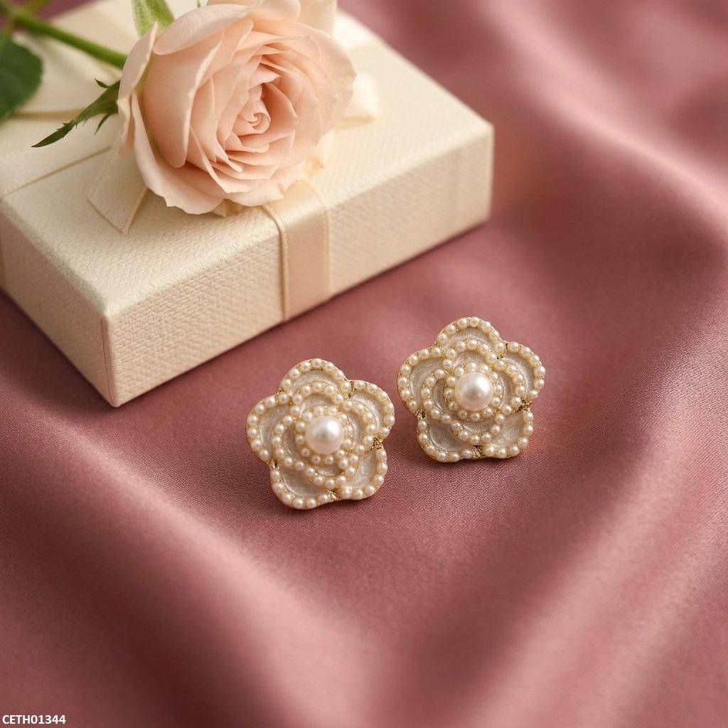 Pearl Flower Tops Pair
