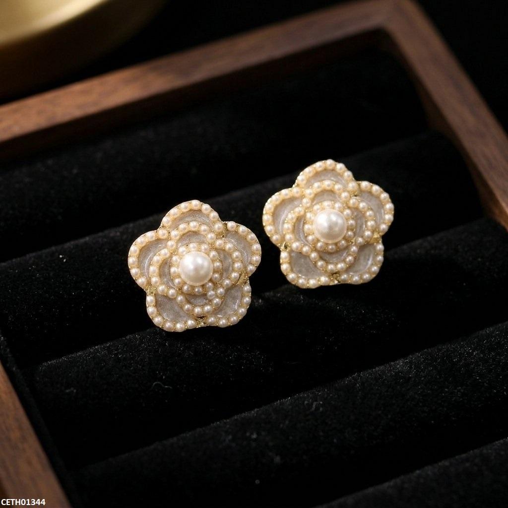 Pearl Flower Tops Pair