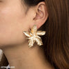 Edge Layer Flower Stud Tops Pair