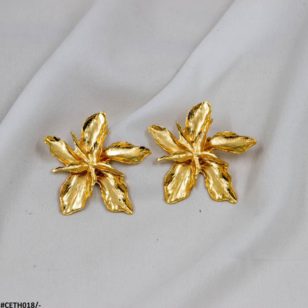 Edge Layer Flower Stud Tops Pair
