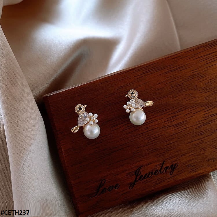 Sparrow Stud Tops Pair