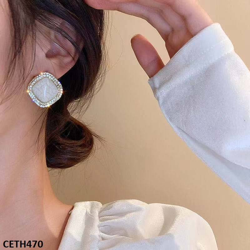 Step Cushion Ear Tops Pair