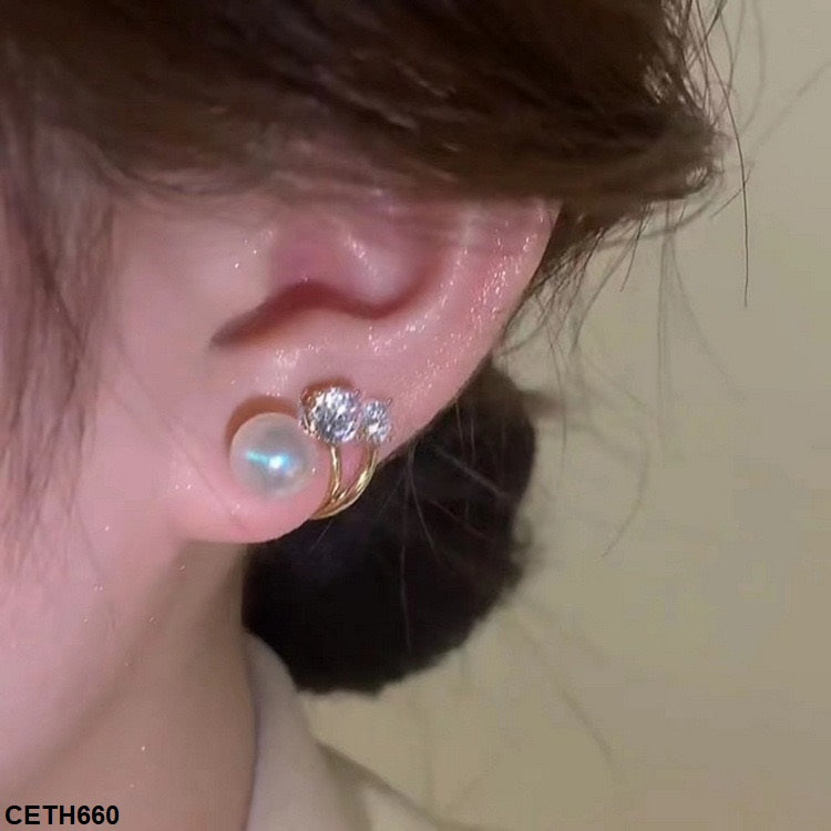C Layer Pearl Ear Tops Pair