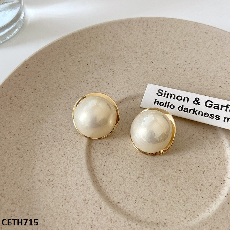 Round Pearl Tops Pair