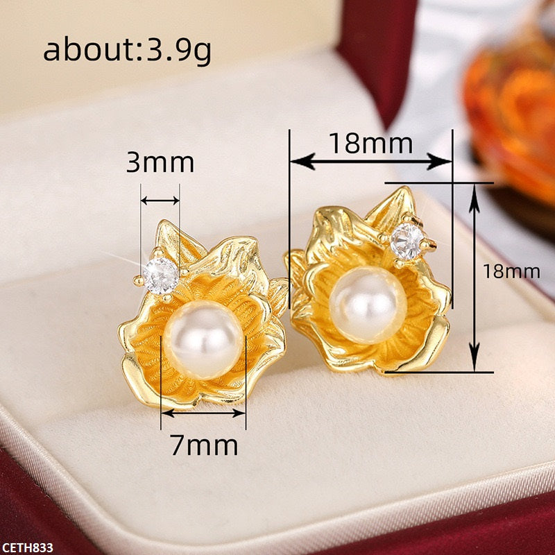 Pearl/Flower Tops Pair