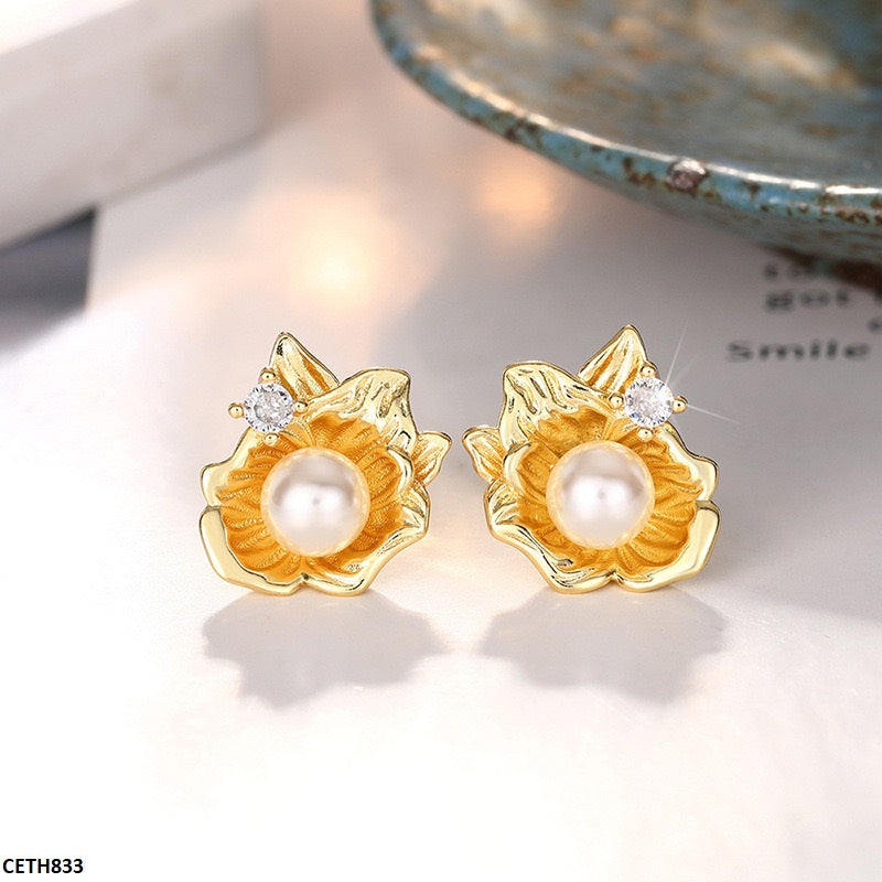 Pearl/Flower Tops Pair