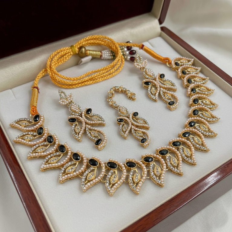 Oval Leaf Necklace Set