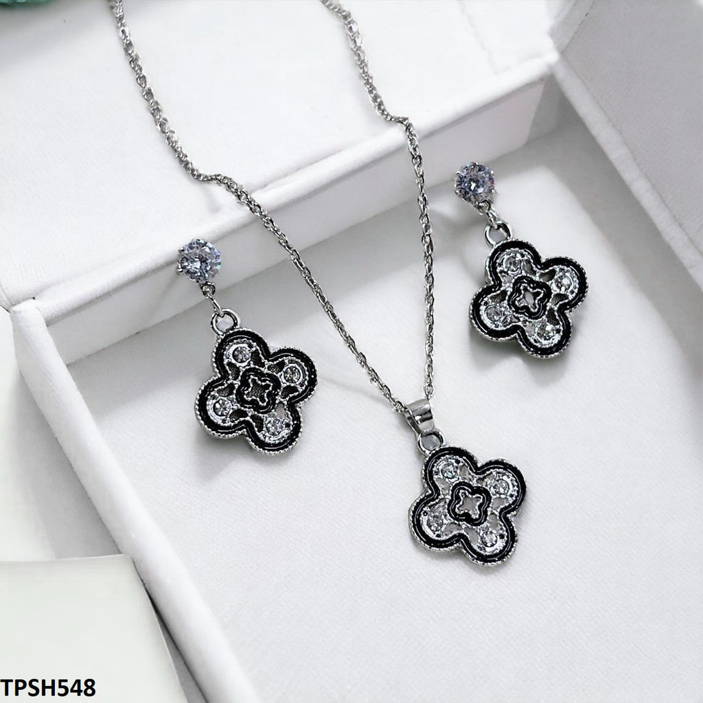 Clover Pendent Set