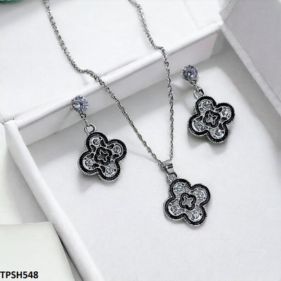 Clover Pendent Set