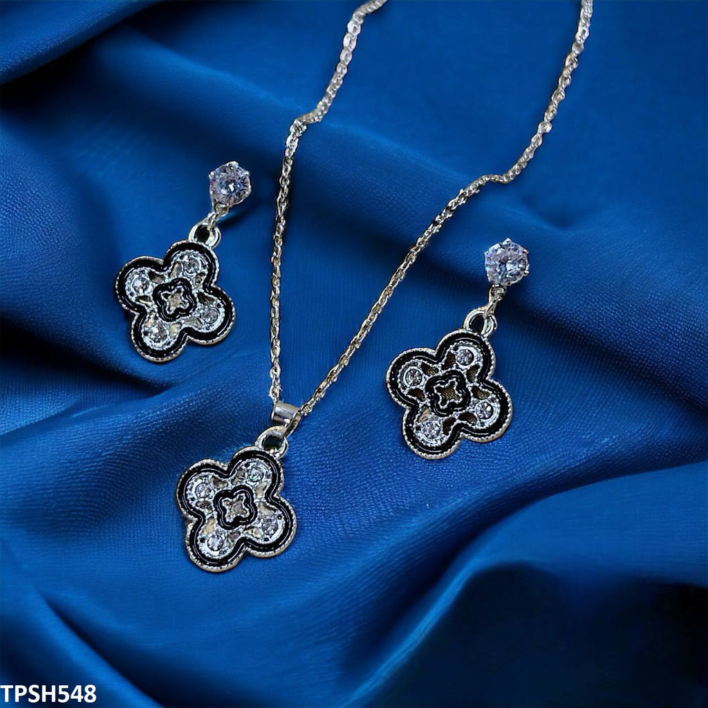 Clover Pendent Set
