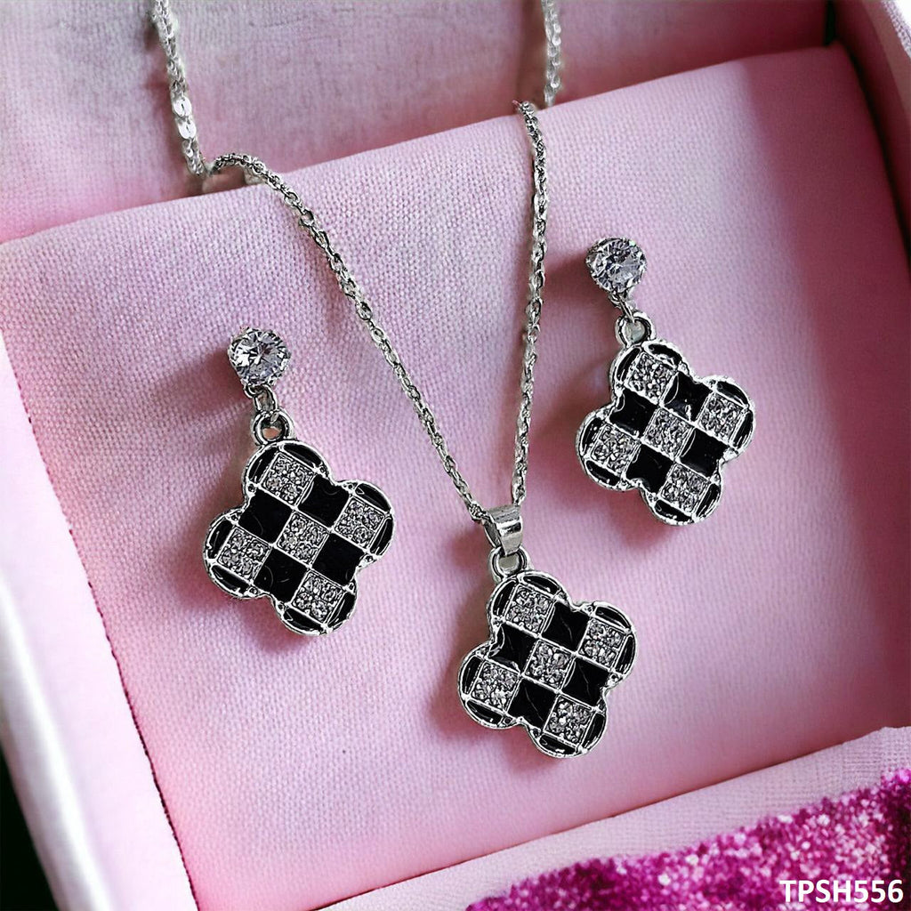 Chess Board Pendent Set