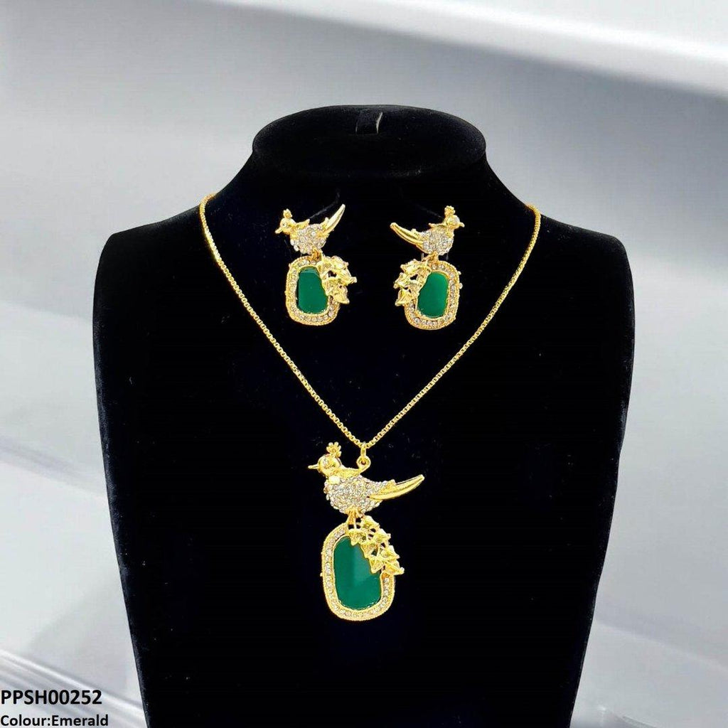 Sparrow Pendant Set