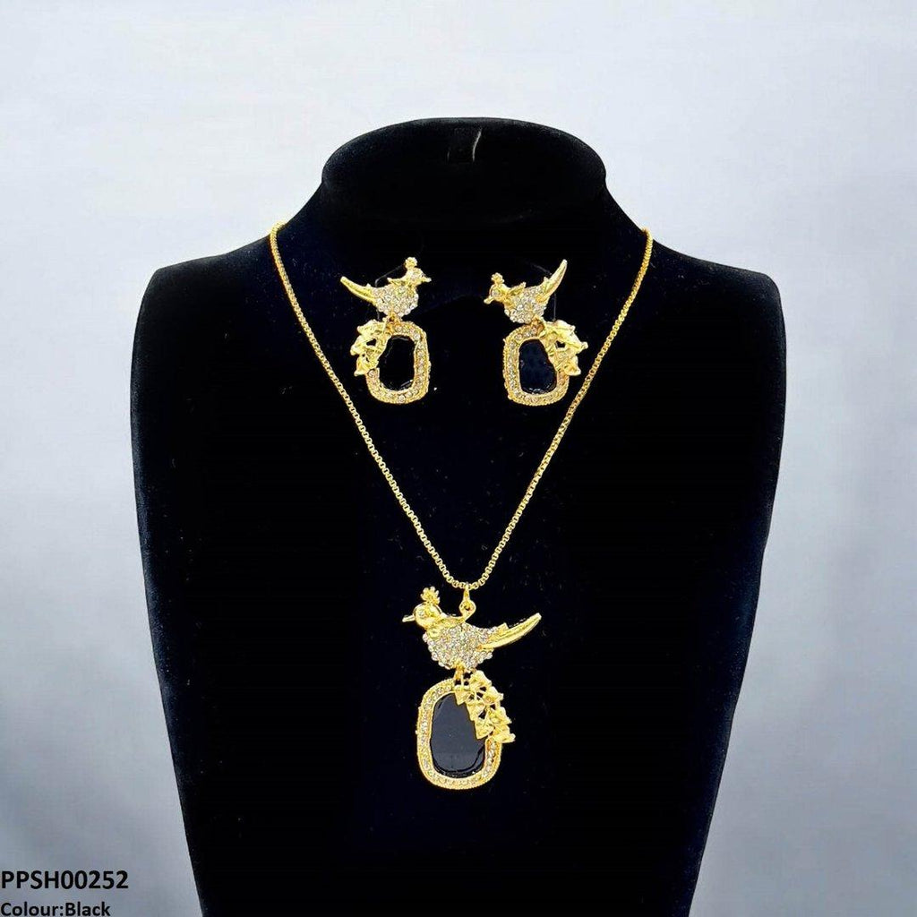 Sparrow Pendant Set