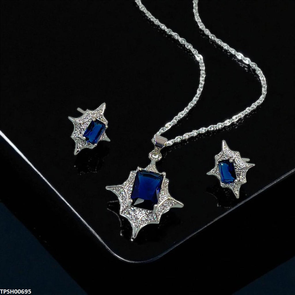 Star Shaped Pendant Set