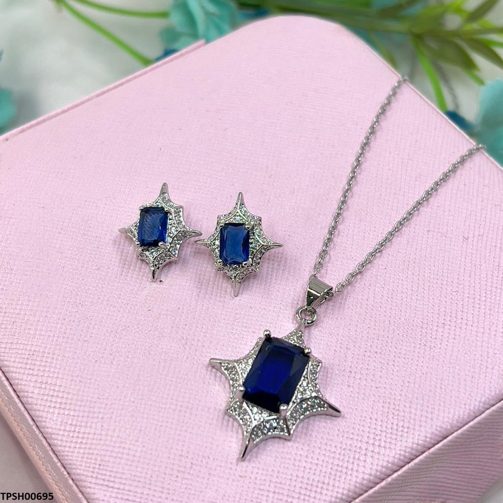 Star Shaped Pendant Set