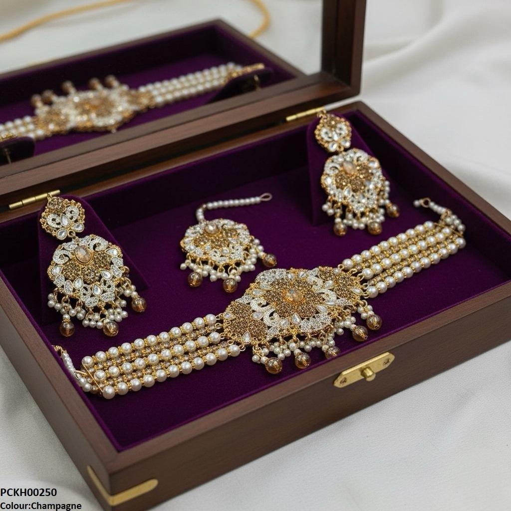 Oval Flower Pearl Drop Choker Set