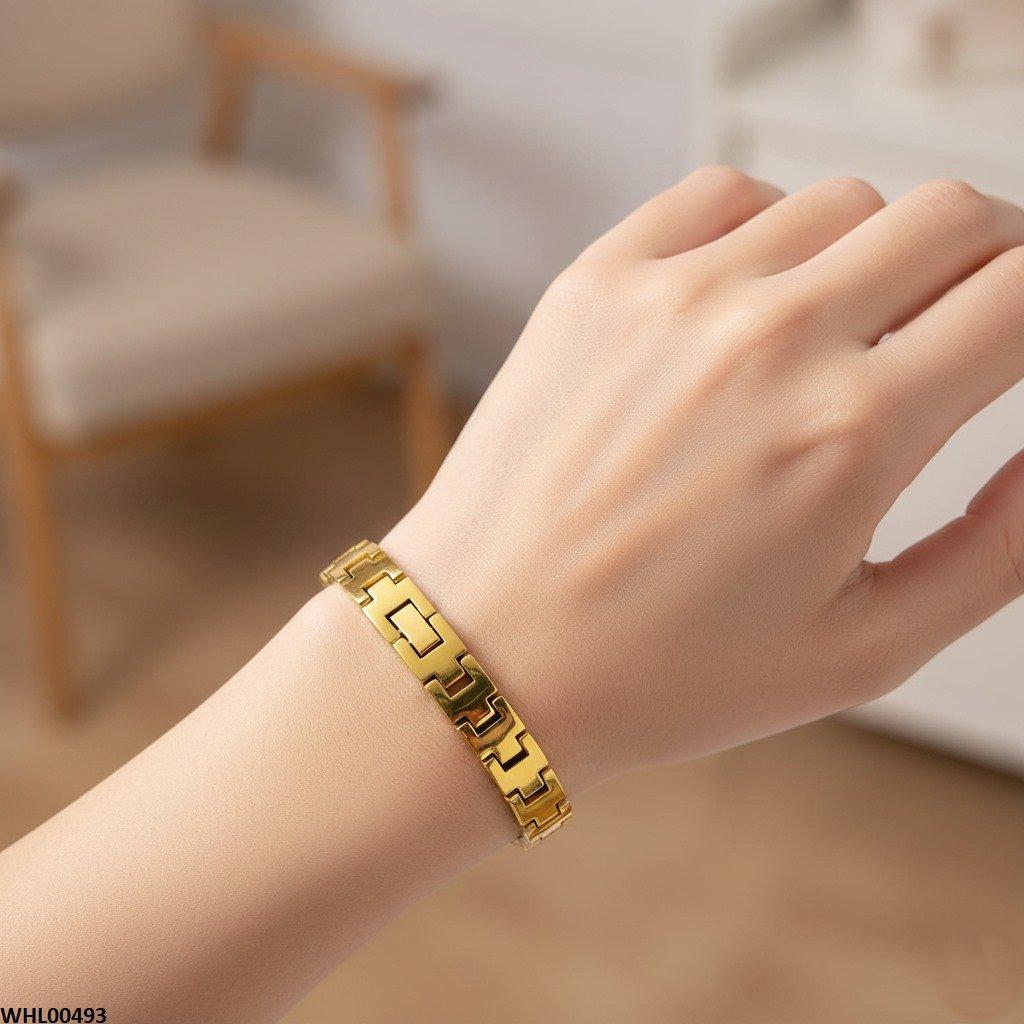 Round Deer Dial Heart Bracelet Women's Watch