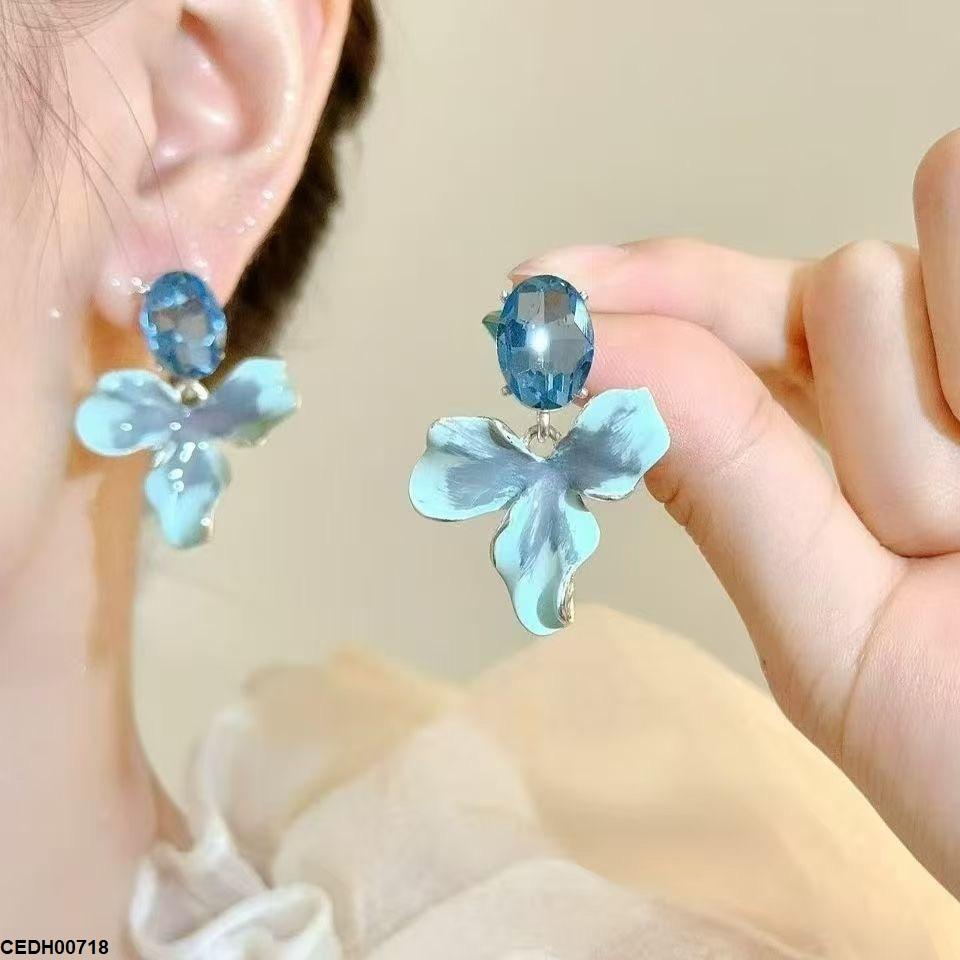Oval Flower Drop Earrings
