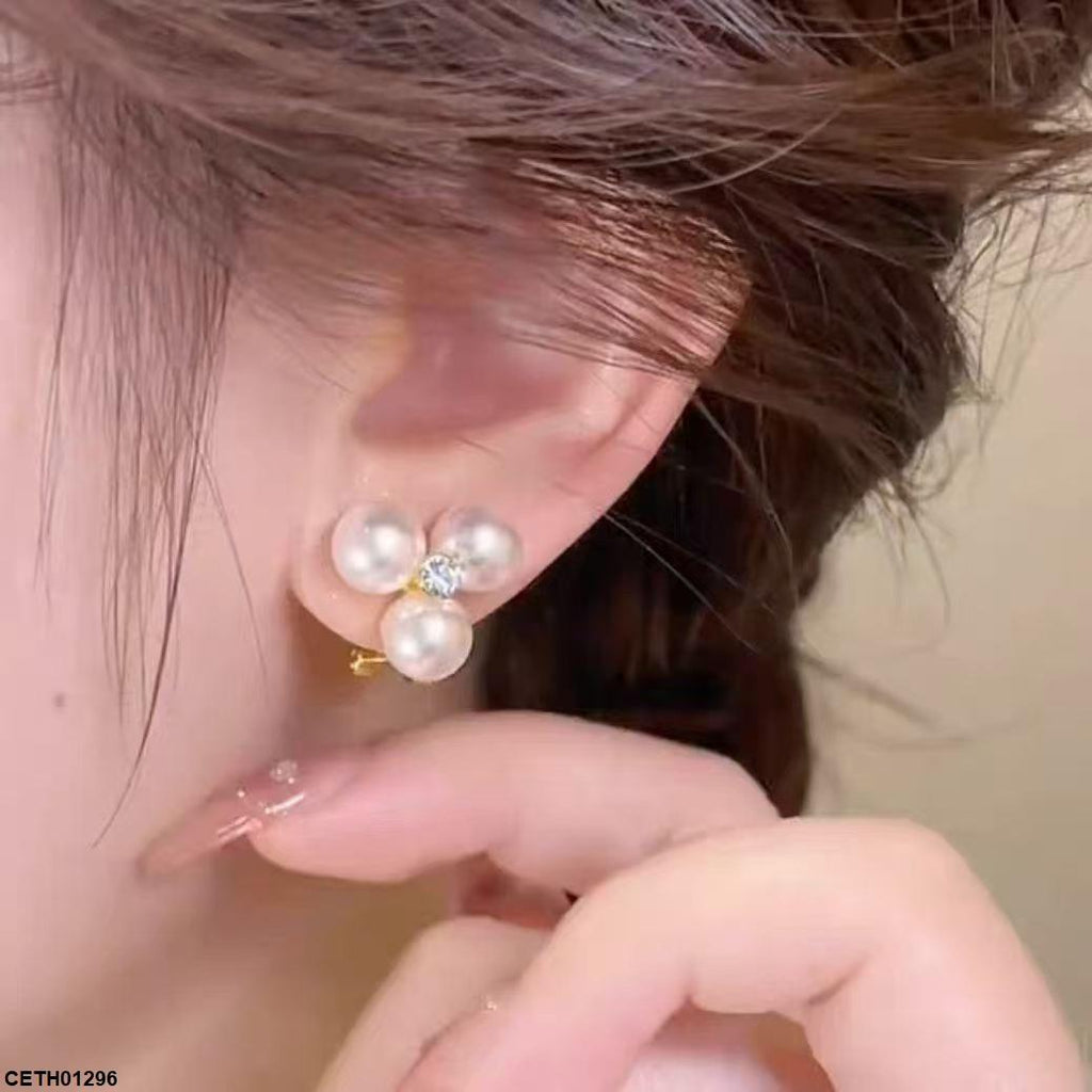 Round Pearl Tops Pair