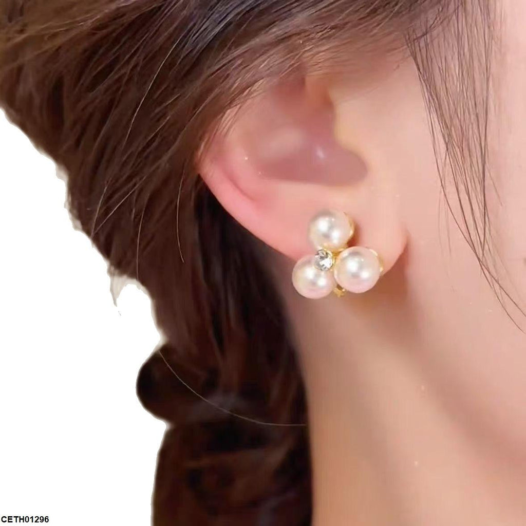 Round Pearl Tops Pair