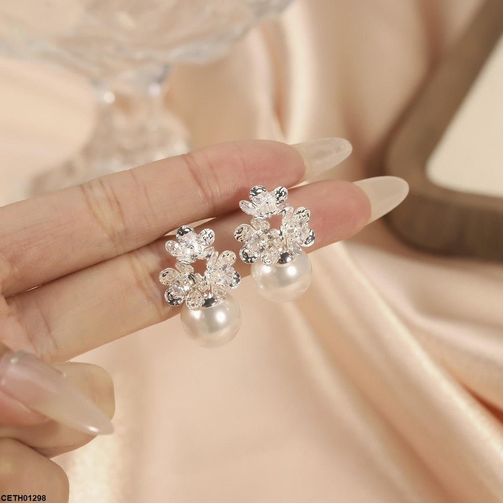 Round Pearl Flower Tops Pair