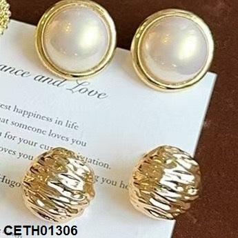 Round Pearl Tops Pair