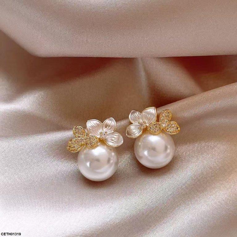 Pearl Flower Tops Pair