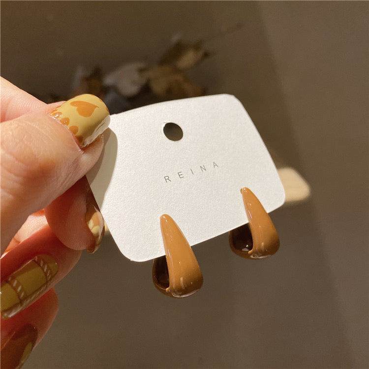 Curb Ear Hoops Pair