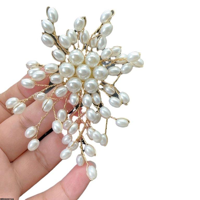 Pearl Round Broach