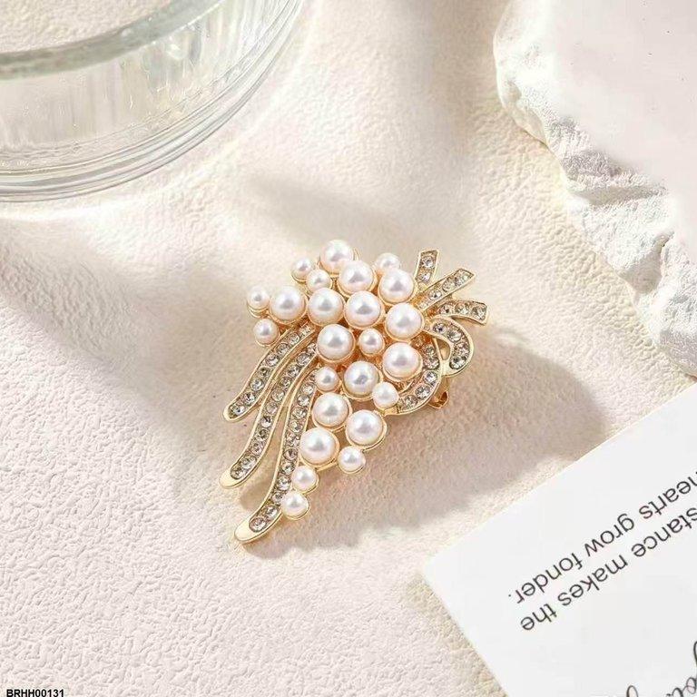 Pearl Flower Zircon Broach