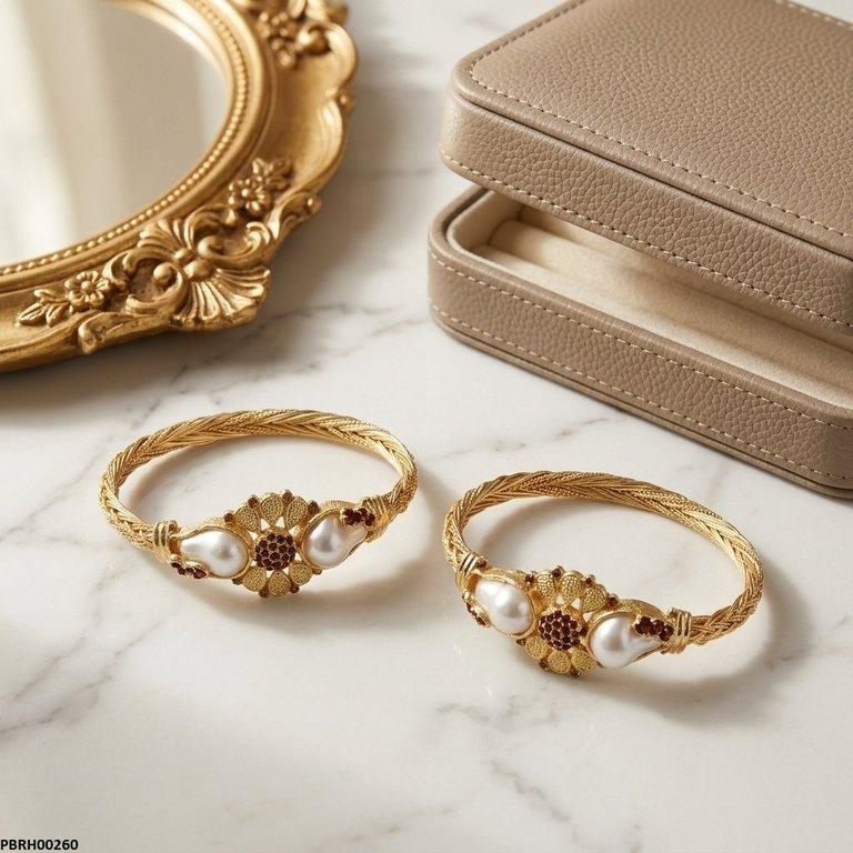 Round Pearl Bangles Set
