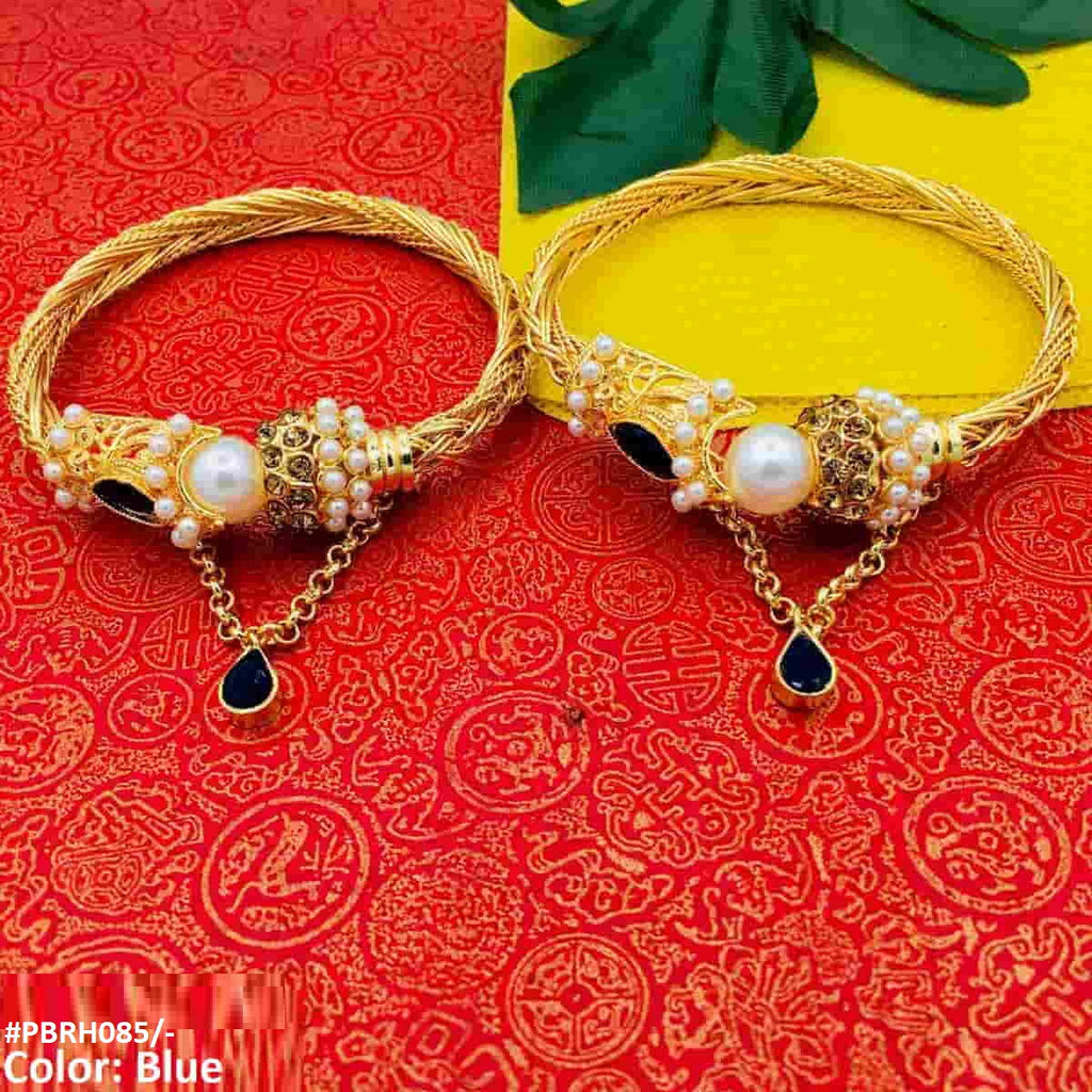 Karra Pair