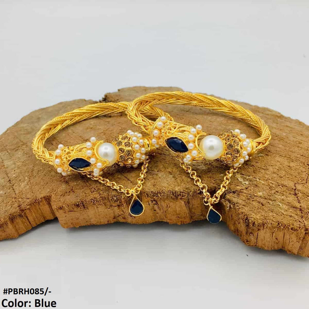 Karra Pair