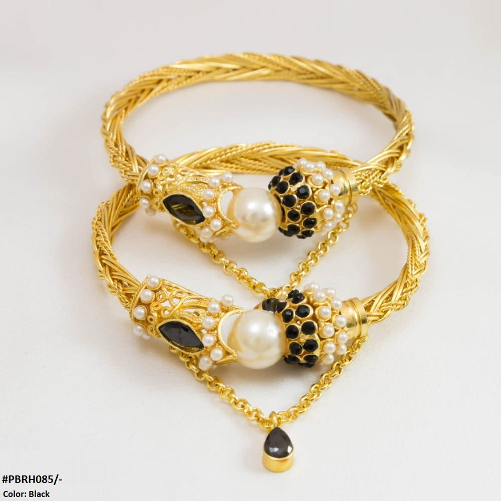 Karra Pair