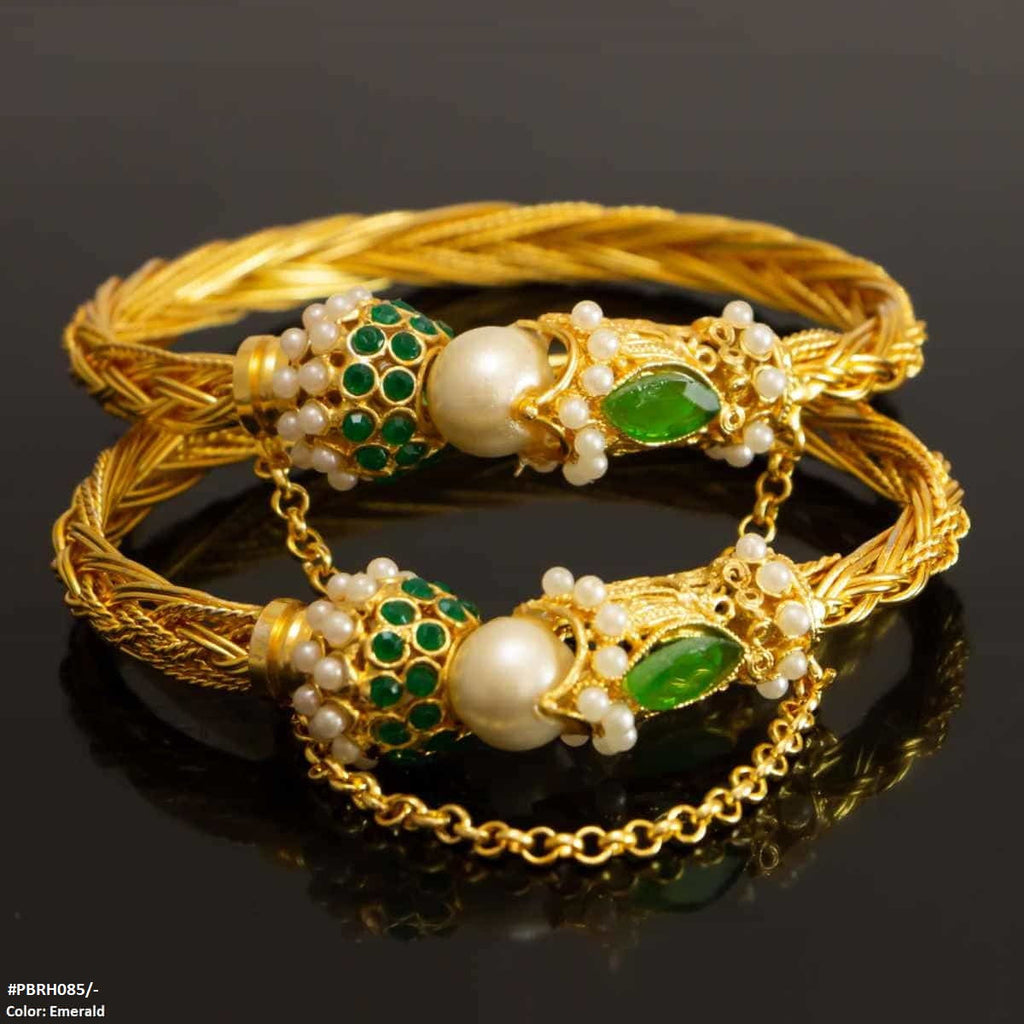 Karra Pair