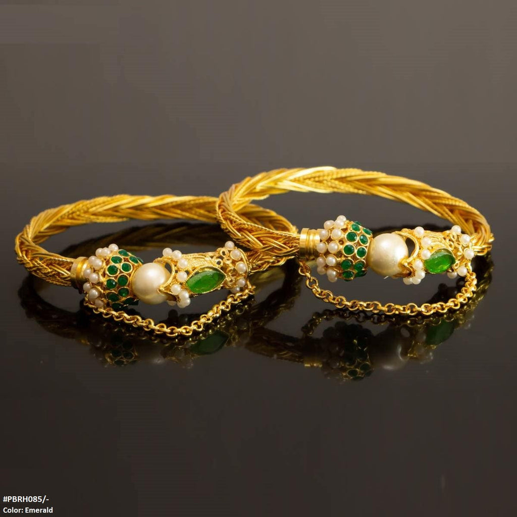 Karra Pair