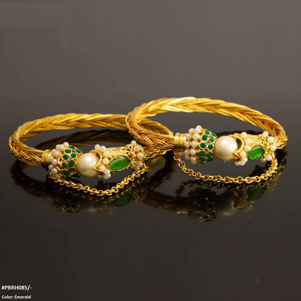 Karra Pair