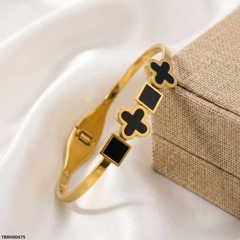 Stainless Steel Square Clover Round Braclet