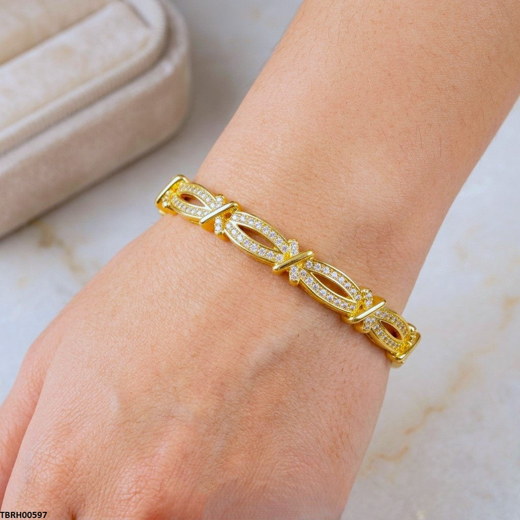 Oval Cross Bracelet Openable