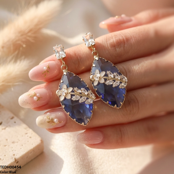 Marquise/Leaf Zircon Earrings