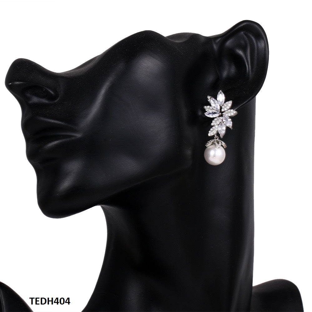 Tear Pearl Drop Earrings