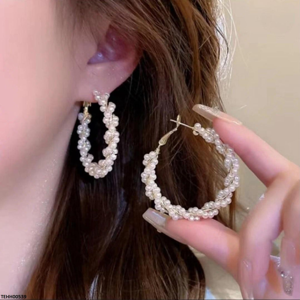 Pearl Round Hoops Pair