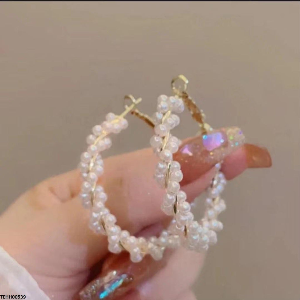 Pearl Round Hoops Pair