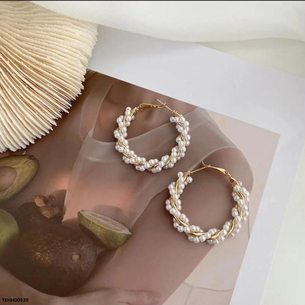 Pearl Round Hoops Pair