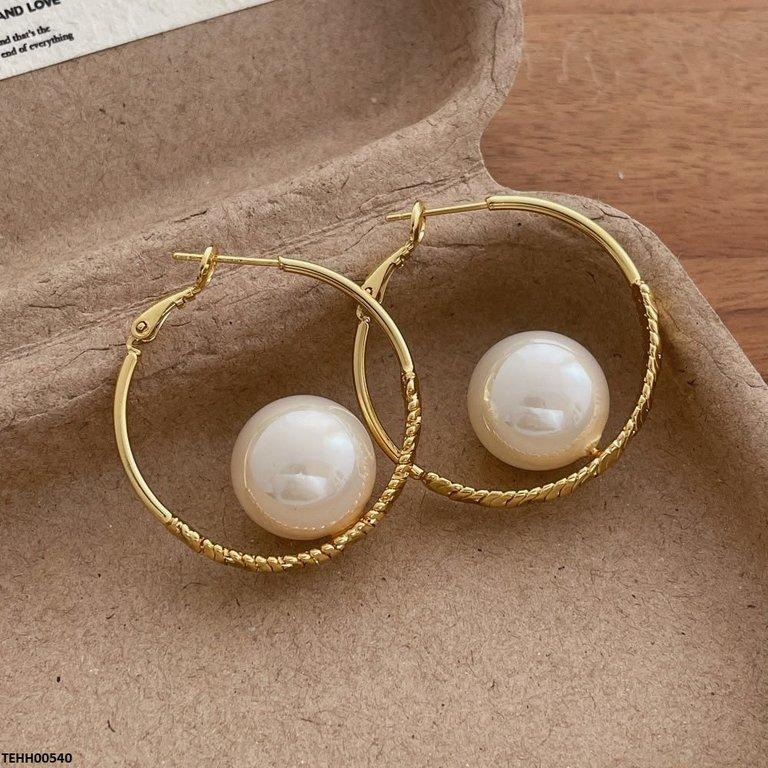 Pearl Round Hoops Pair